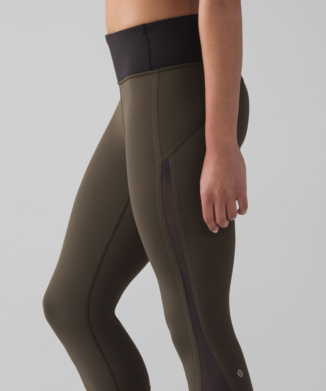 Lululemon - Smooth Stride Crop (Dark Olive/black) (LL01502)