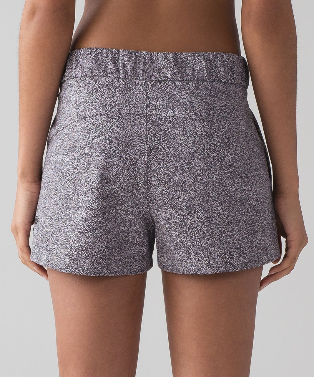 Lululemon On The Fly Short - Sea Spray Alpine White Dark Chrome