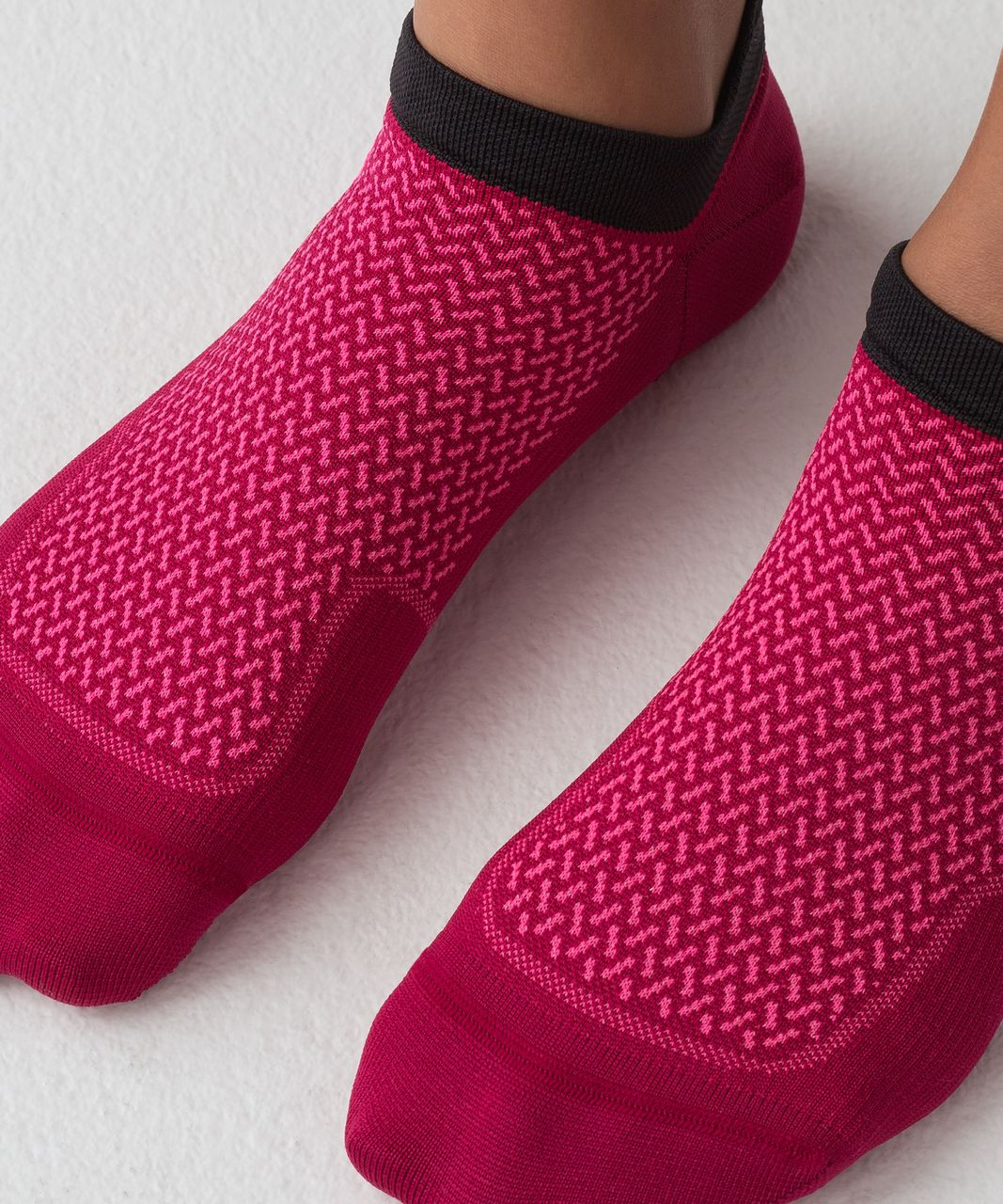 Lululemon Light Speed Sock *Silver - Ruby Red / Neon Pink / Black