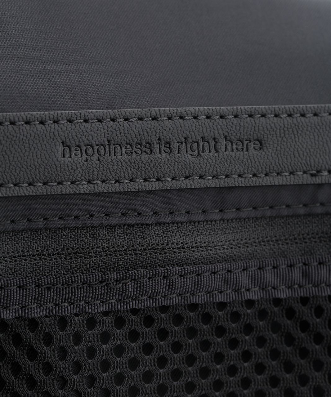 Lululemon Go Lightly Belt Bag Reflective - Glo Wild Black Reflective