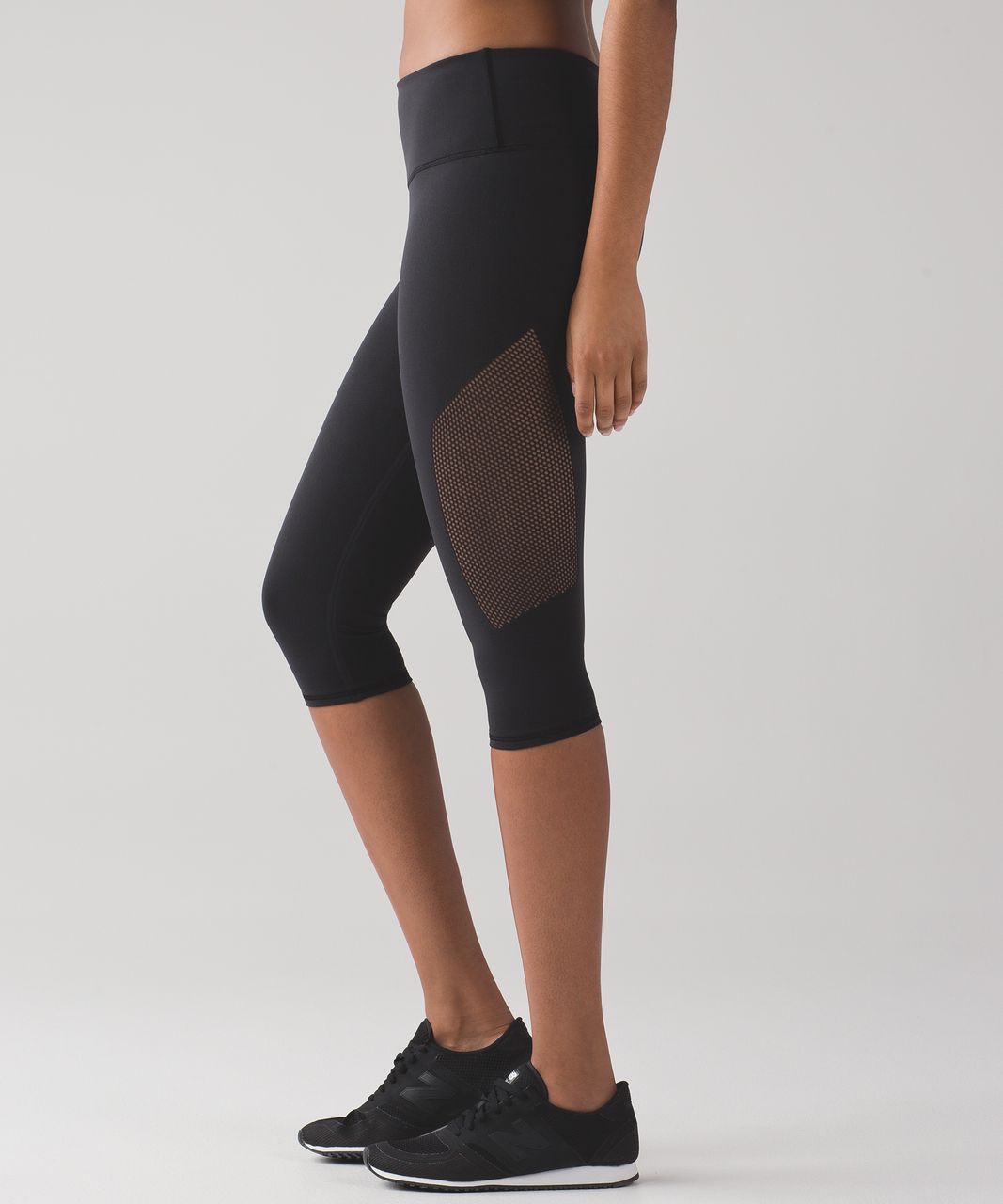 Lululemon Reveal Crop Short Leggings Workout Size M Women's Black 