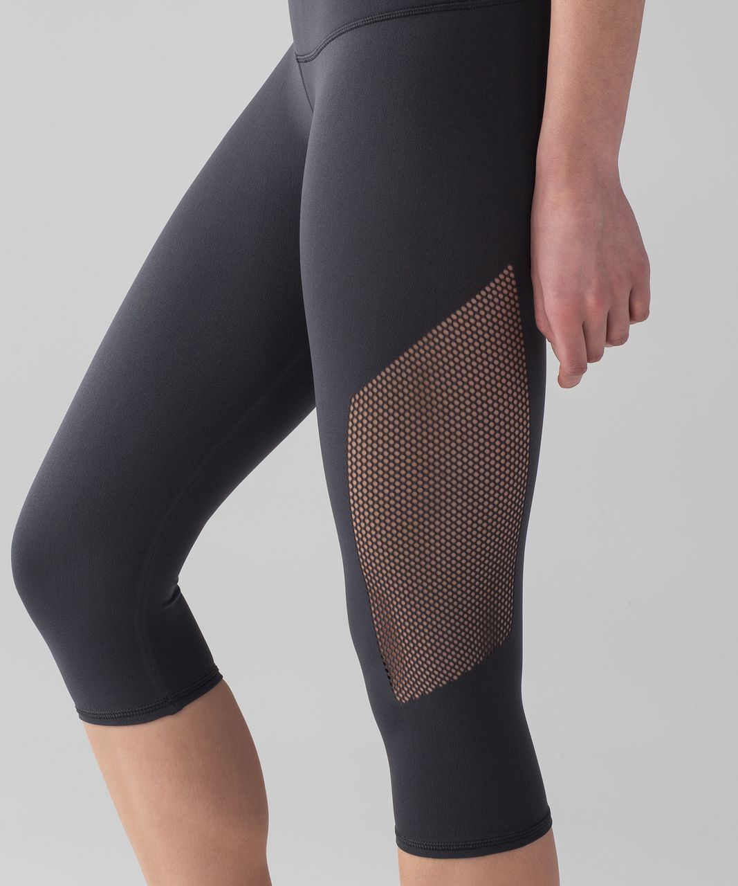 Lululemon Reveal Crop (15) - Black - lulu fanatics