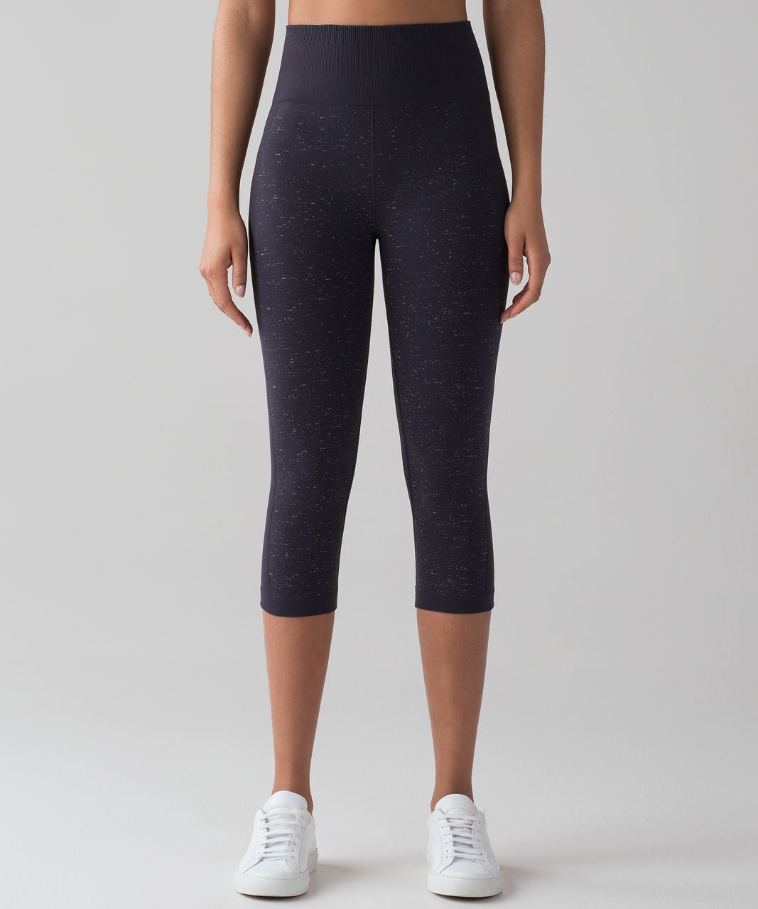 Lululemon Ebb and Flow Crop Size 8 Navy Inkwell Seamless Capri Leggings