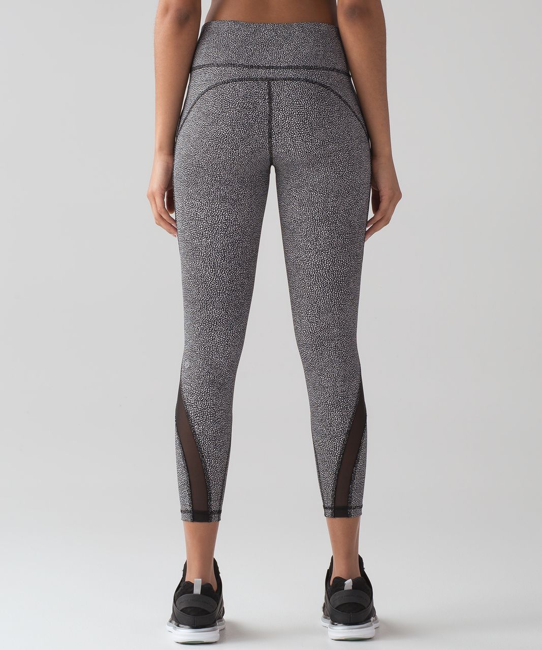 Lululemon invigorate tights black currant, Pants & Jeans, Gumtree  Australia Belconnen Area - Lawson