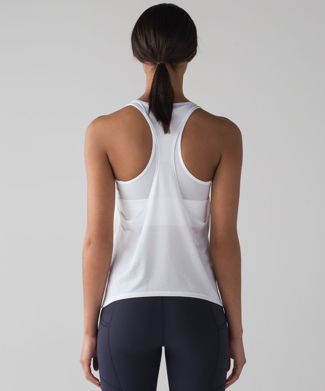 LULULEMON White Built-In bra Mesh Tank Top Sz 8