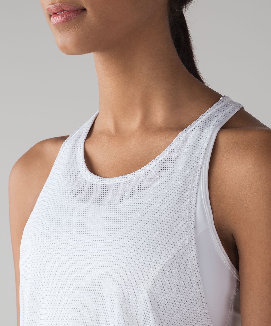 LULULEMON White Built-In bra Mesh Tank Top Sz 8