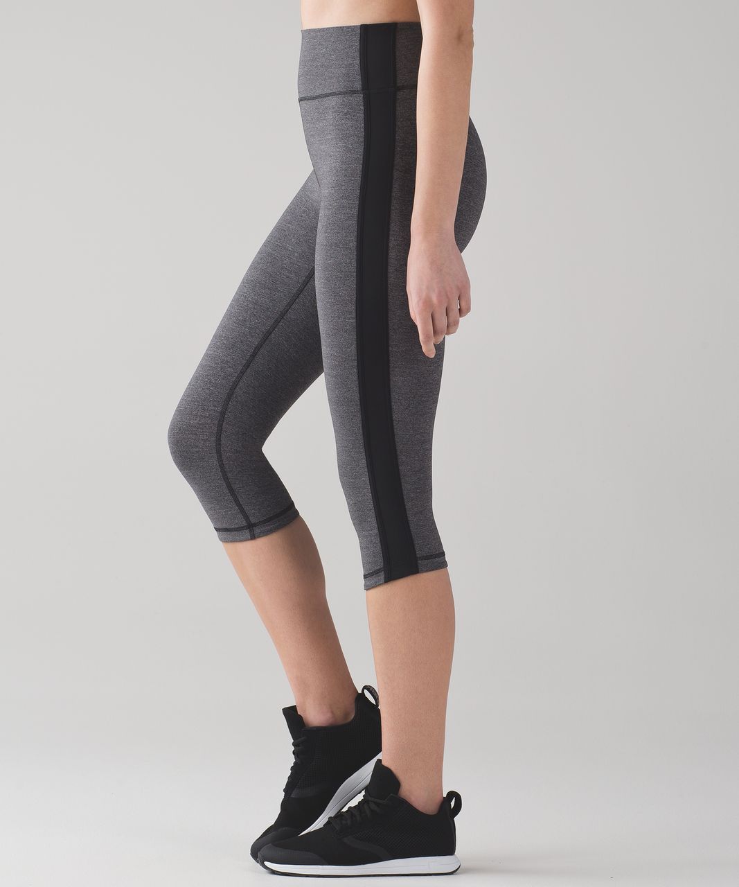 Lululemon Squad Goals Crop (17") - Heathered Black