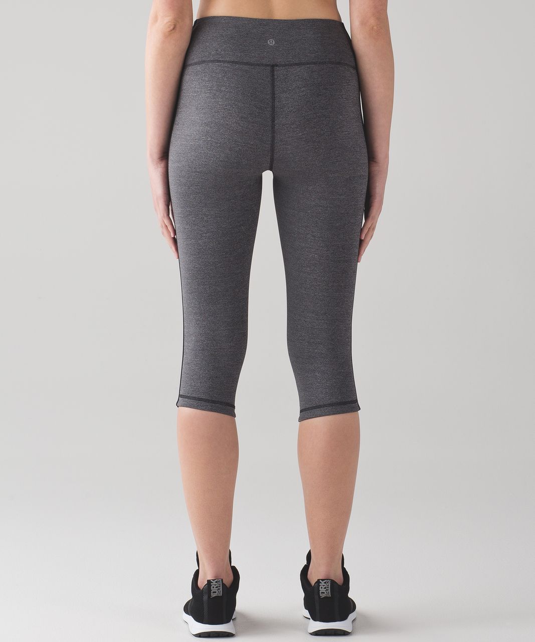 Lululemon Squad Goals Crop (17") - Heathered Black