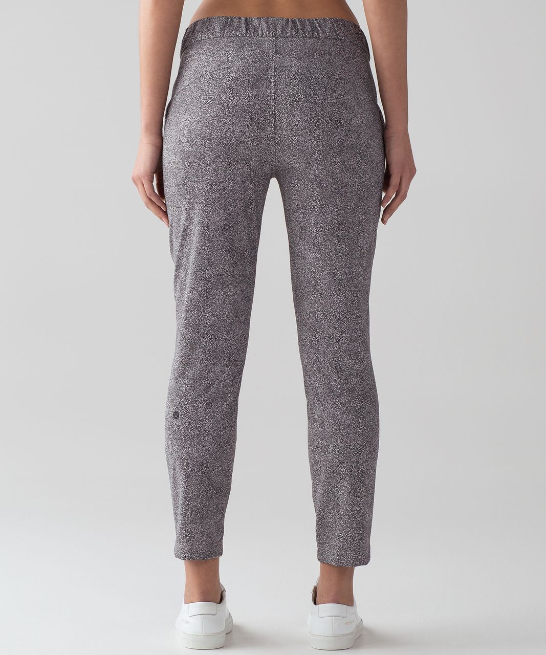 Lululemon On The Fly Jogger - Silverscreen - lulu fanatics