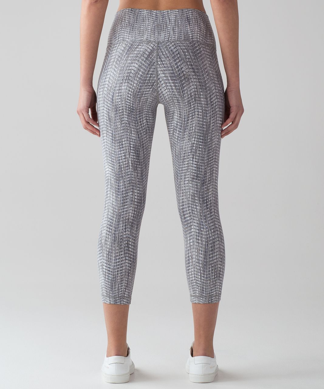 Lululemon Wunder Under Crop (Hi-Rise) *21 - Luon Arrow Jacquard Battleship  Silver Spoon - lulu fanatics