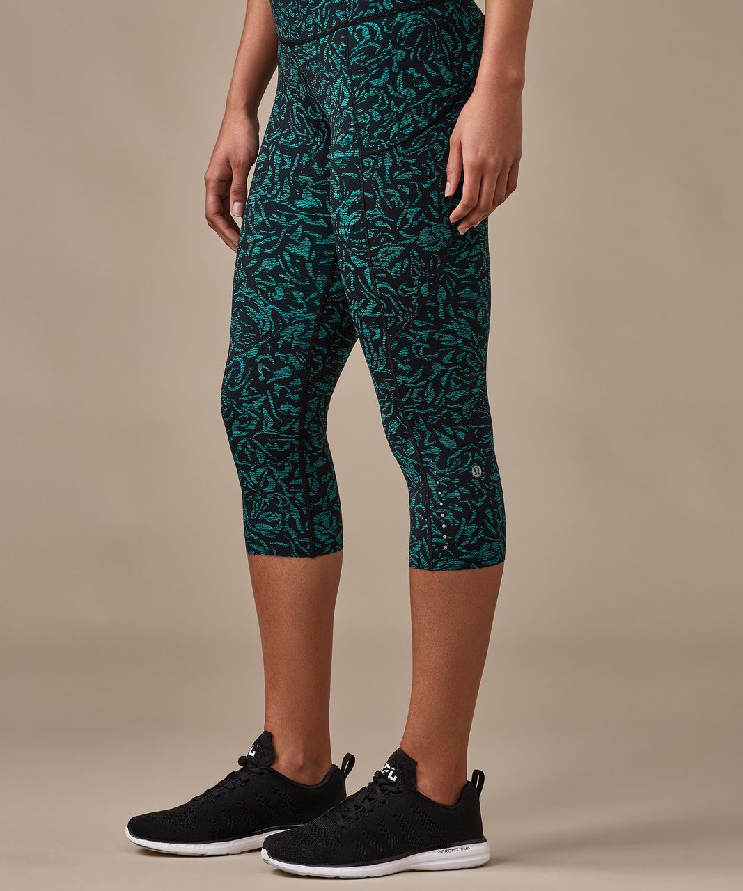 Lululemon Fast & Free Crop (19") - Thrive Viridian Green Black