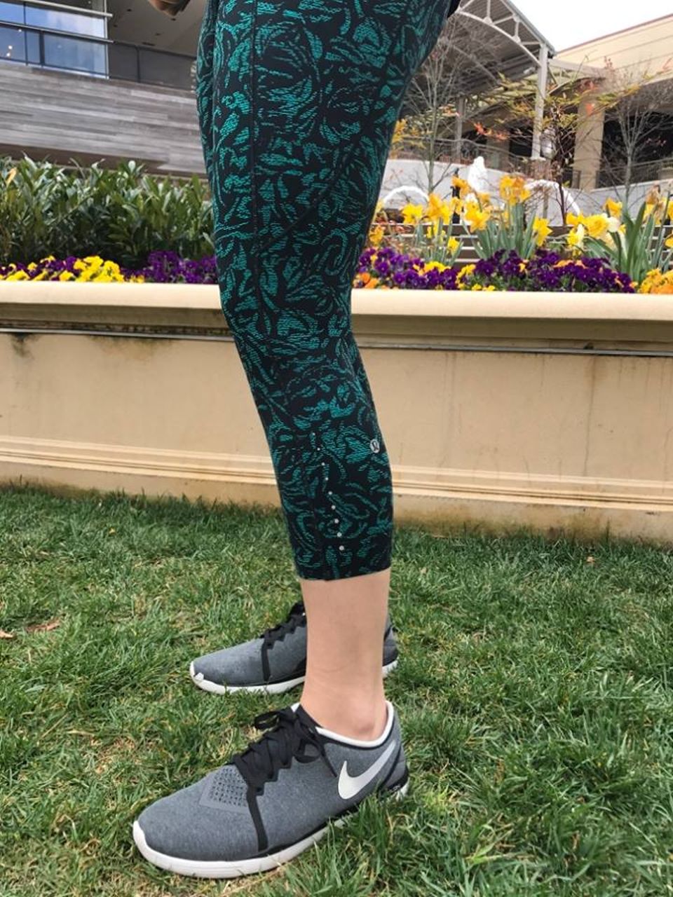 Lululemon Fast & Free Crop (19") - Thrive Viridian Green Black