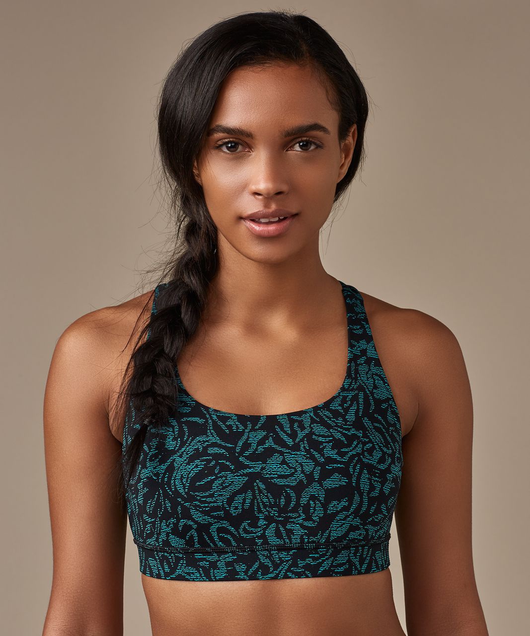 https://storage.googleapis.com/lulu-fanatics/product/25451/1280/lululemon-energy-bra-thrive-viridian-green-black-029035-156247.jpg