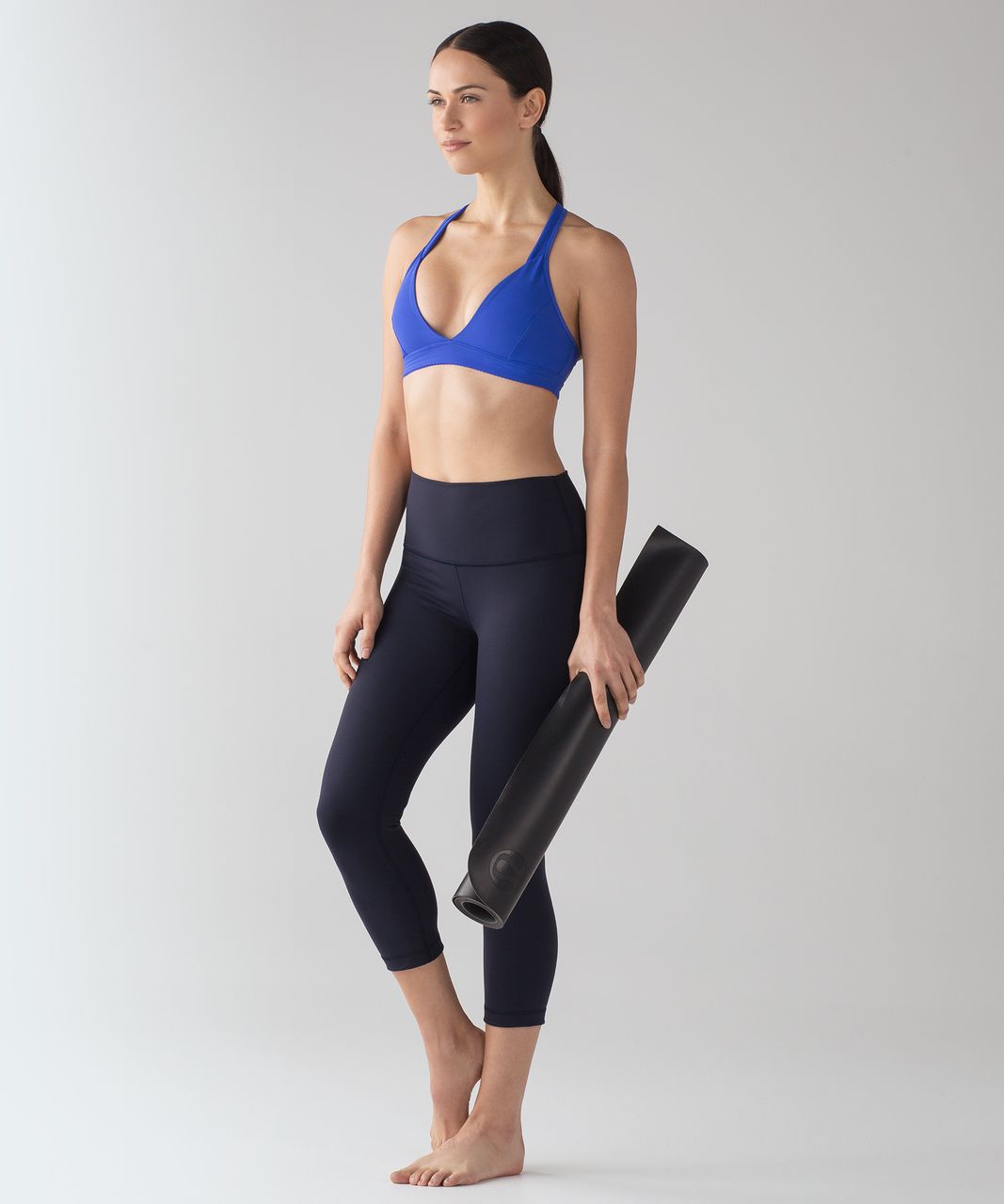 Should I Wear Underwear with Lululemon Leggings? - Playbite