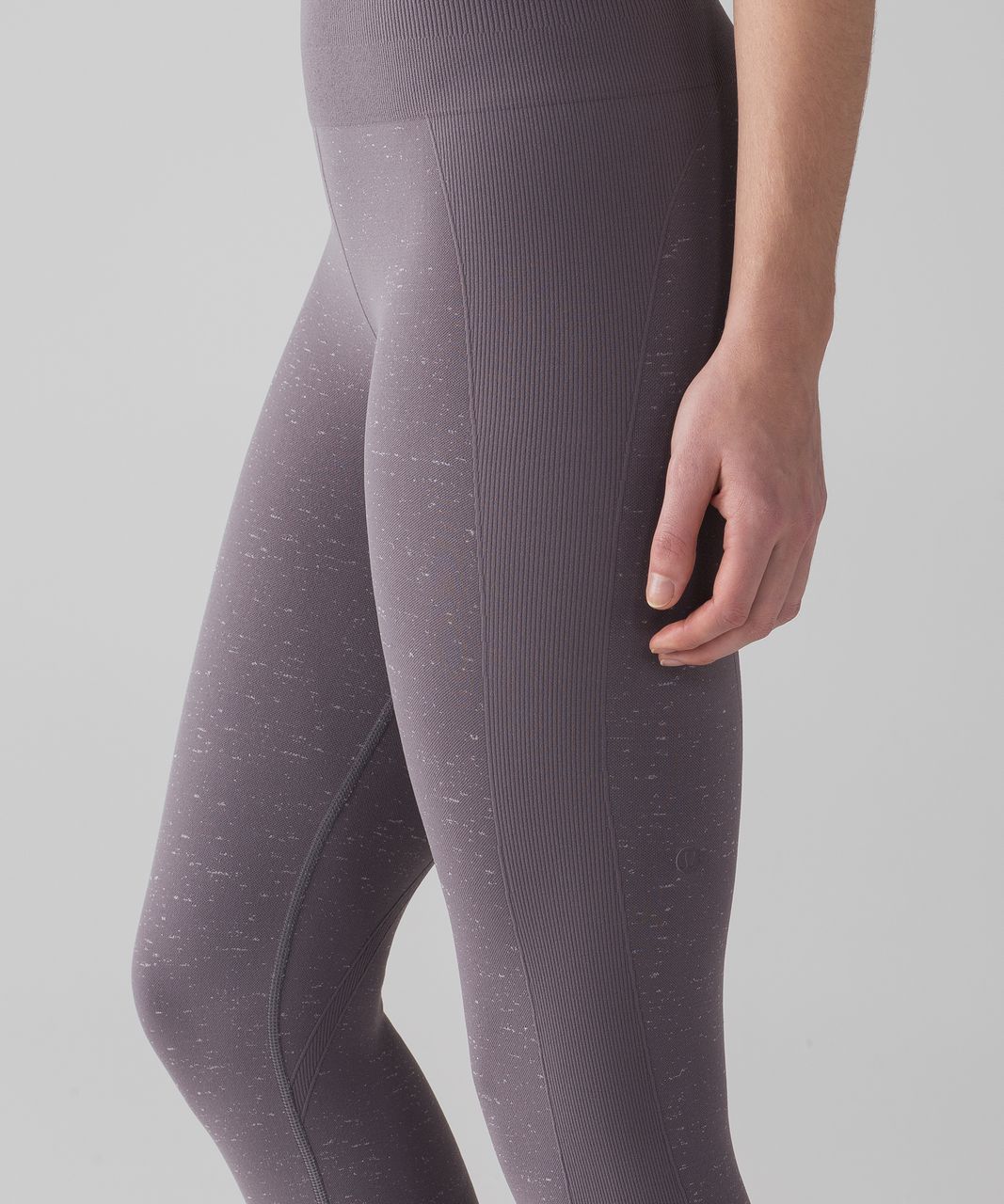 Lululemon Lululemon free to flow cropped seamless leggings size 8