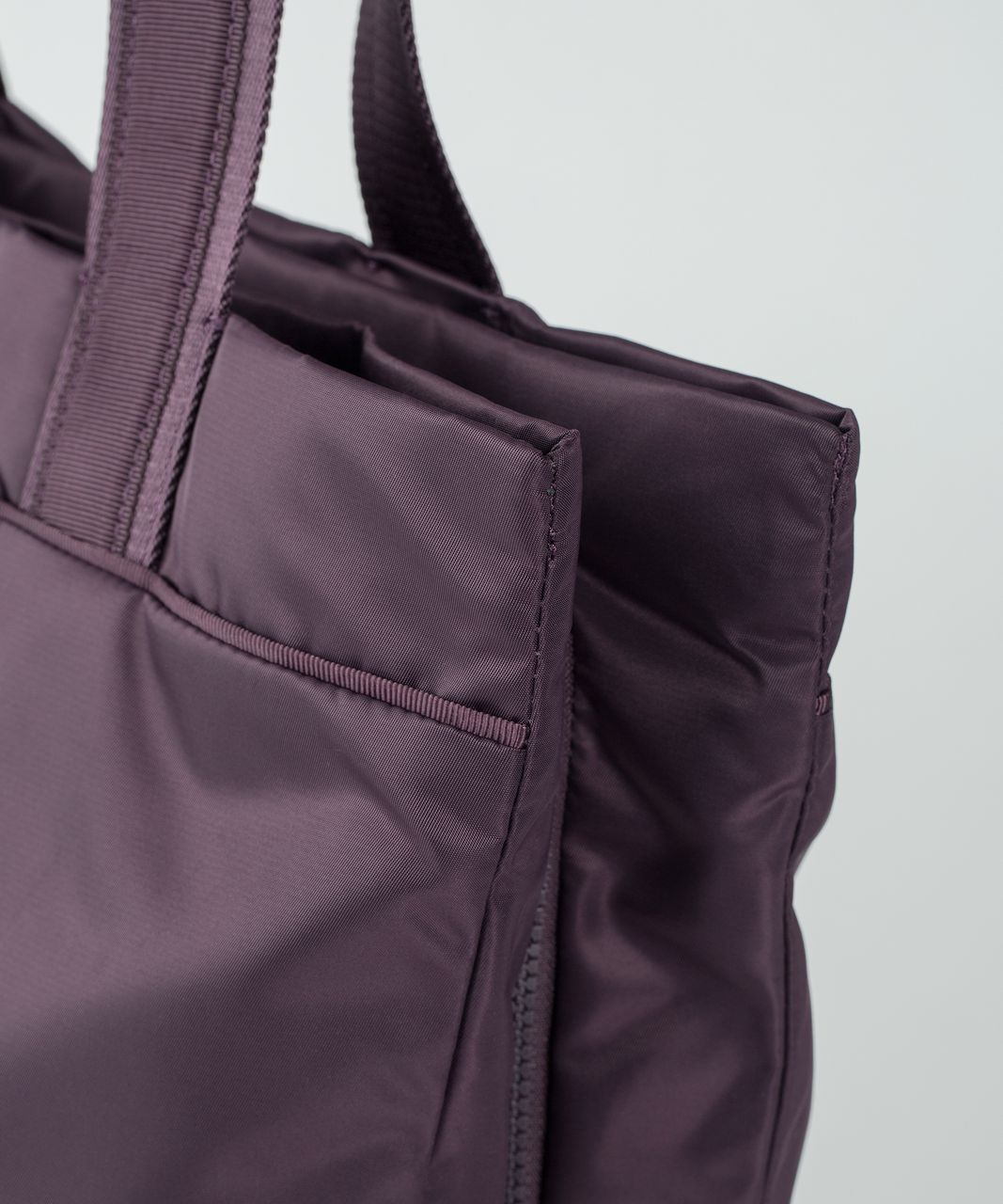 Lululemon Double Up Tote Bag (19L) - Black Currant