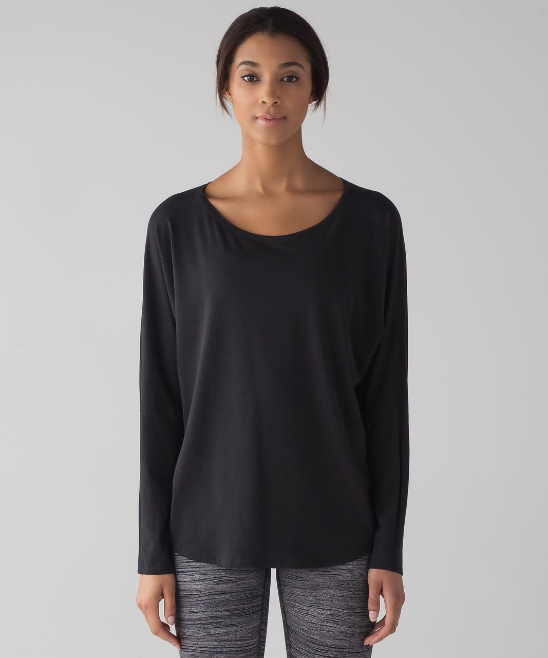 Lululemon Womens Black Long Sleeve Shirt Relaxed fit Size 6 Pit-18