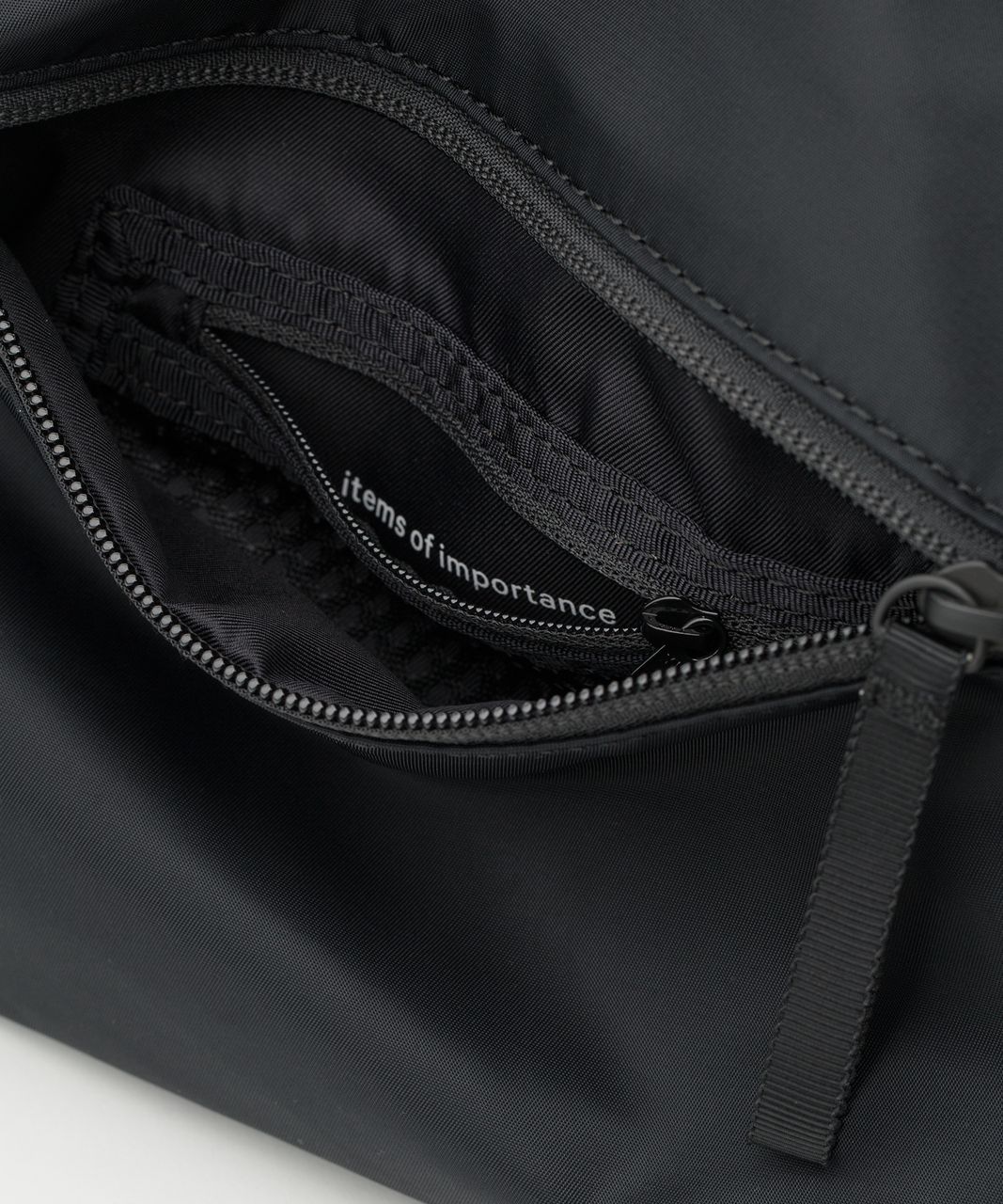 Lululemon Fast Track Bag (3L) - Black