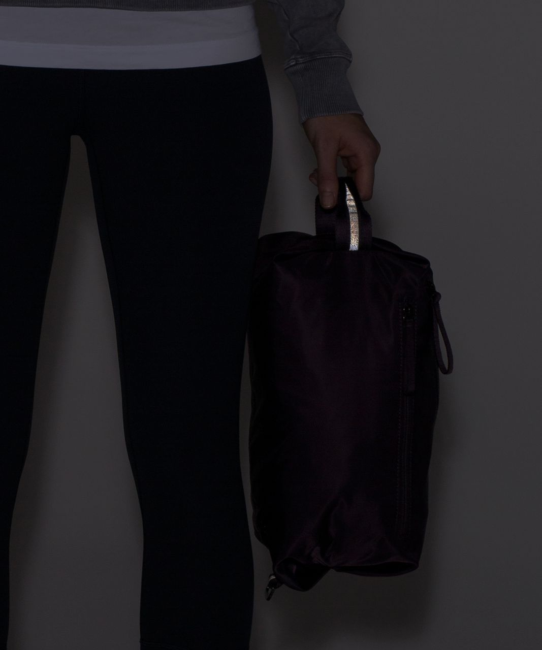 Lululemon Fast Track Bag (3L) - Black Currant