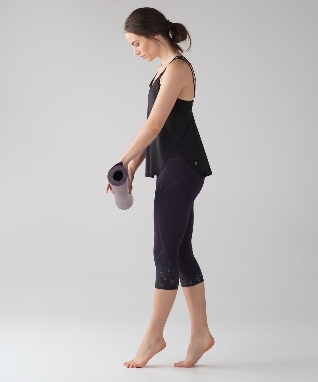 Lululemon Anew Crop (21) - Black Grape - lulu fanatics