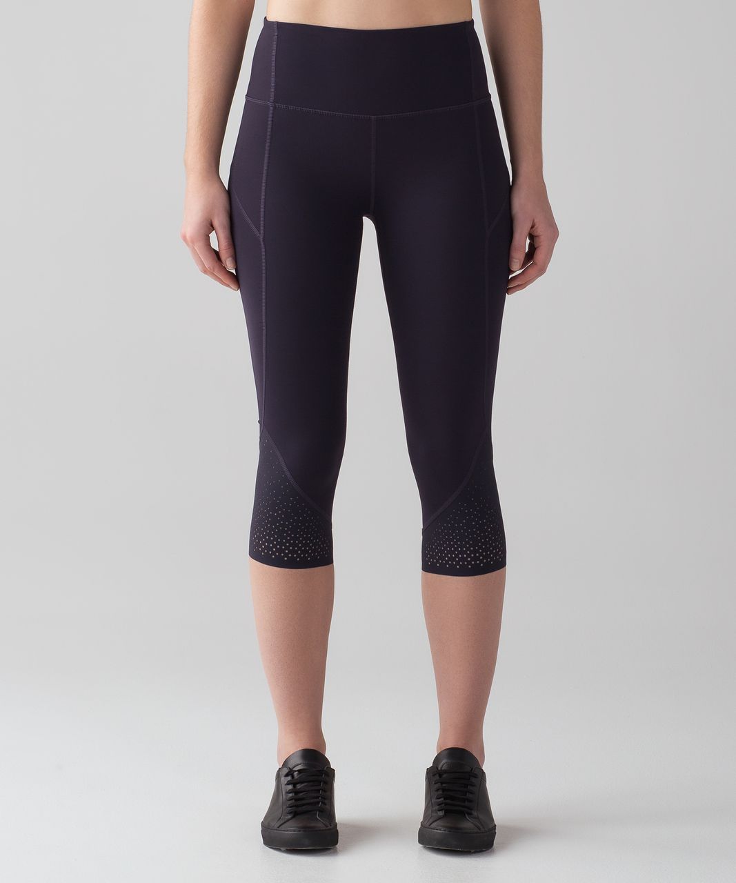 Lululemon Anew Crop (21") - Black Grape