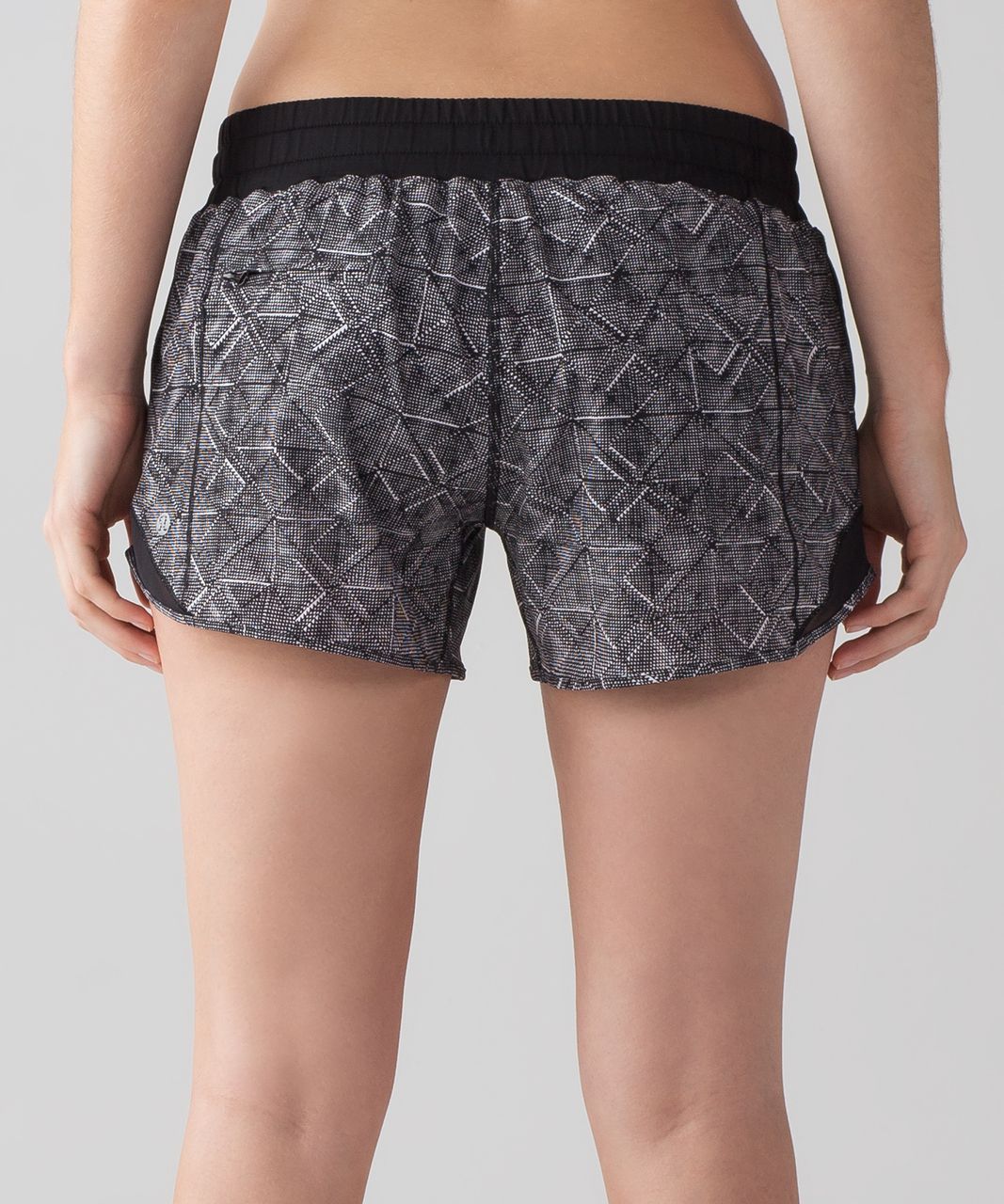 Lululemon Hotty Hot Short *Long 4 - Black - lulu fanatics