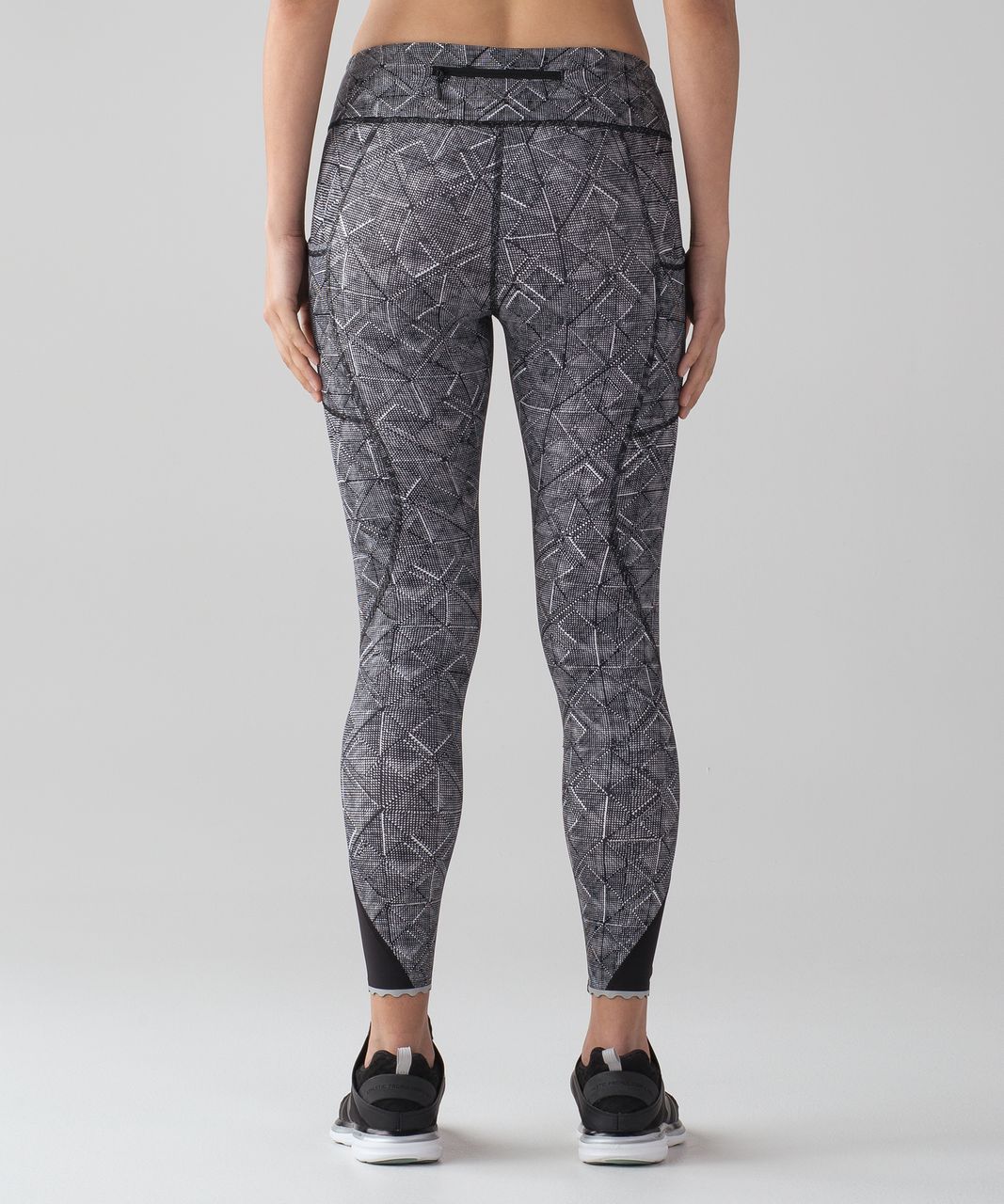 NWT - Lululemon Tight Stuff Tight II 25 Deep Ruby, SIZE: 6