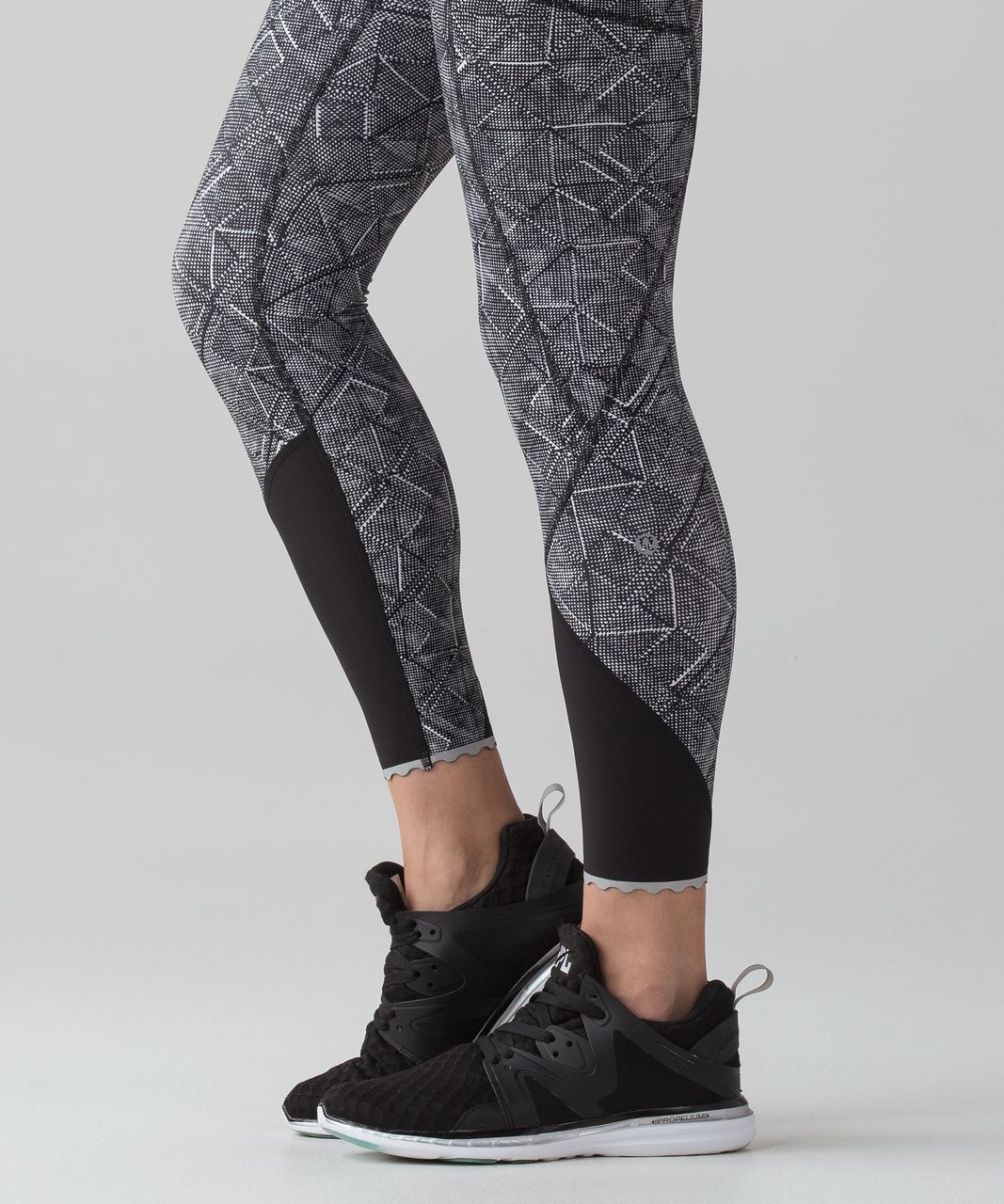 Lululemon Tight Stuff Tight II Chakra Print Alpine White Black Legging 4