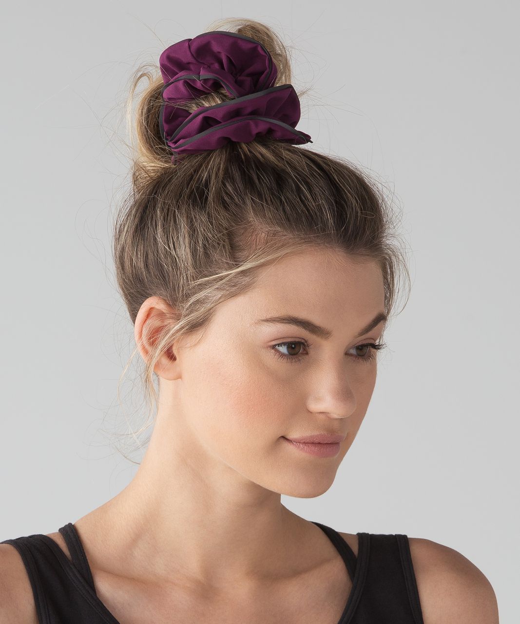 Lululemon Light Locks Scrunchie - Marvel