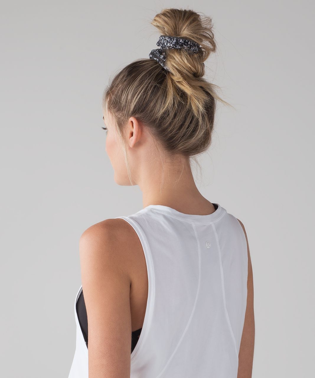 Lululemon Light Locks Scrunchie - Daisy Dust Alpine White Black / Black