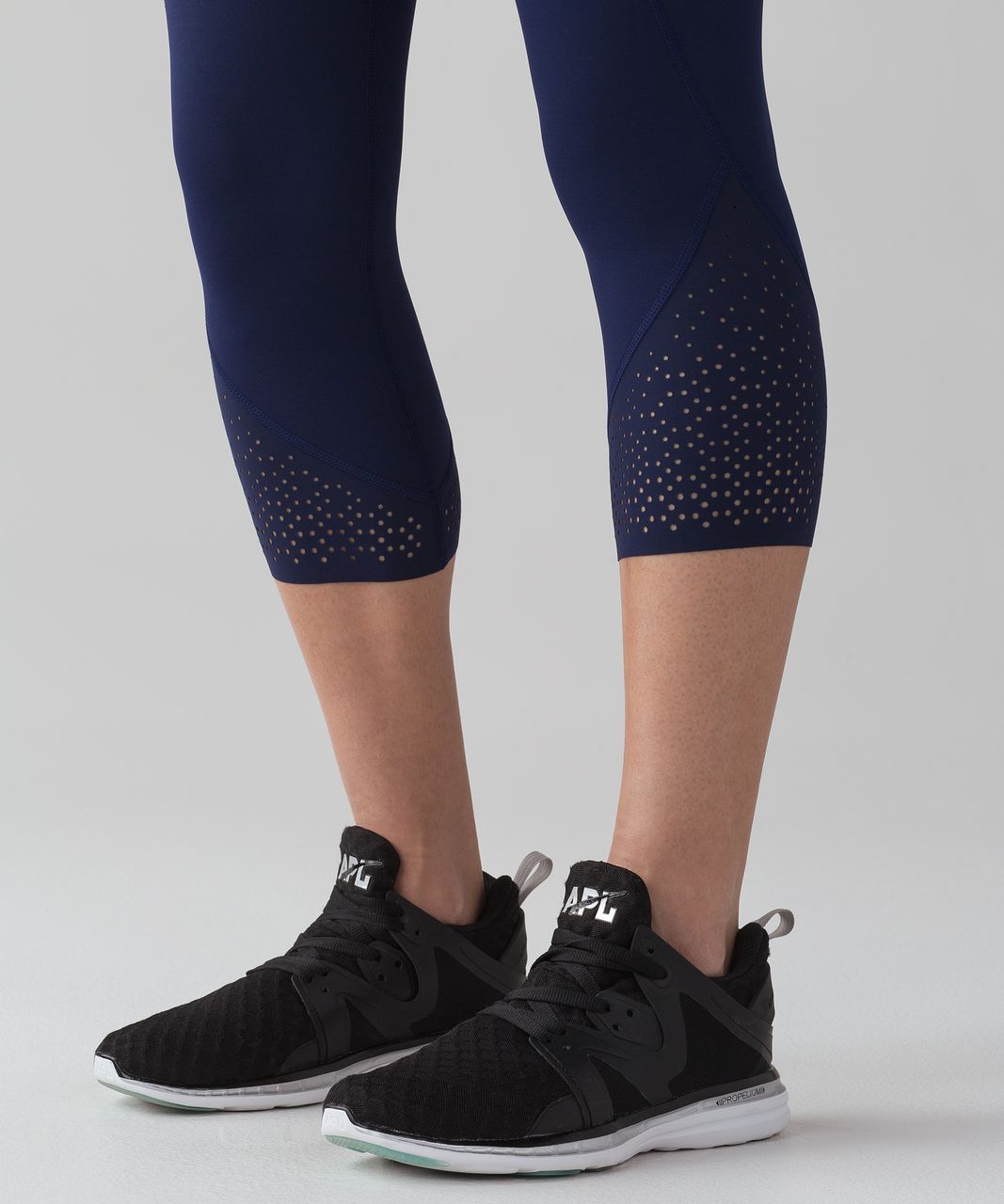 Lululemon Anew Crop (21") - Hero Blue