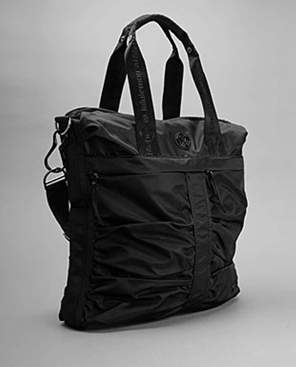 lululemon fast in flight bag