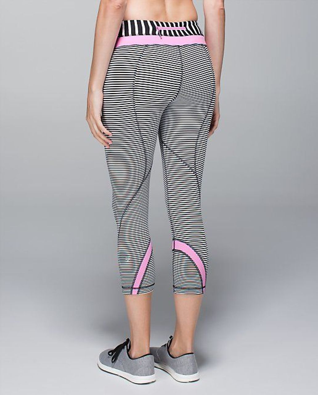 Lululemon Inspire Crop II - 2014 Seawheeze - Zoomer Zip Angel Wing White / Black