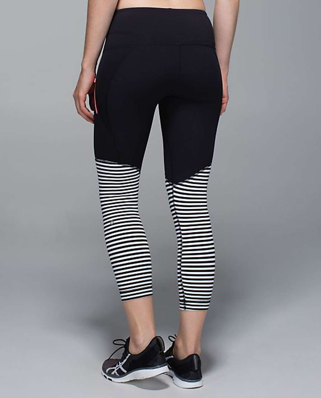 Lululemon All Sport Crop - Black / Classic Stripe Black White (HK/AU ...