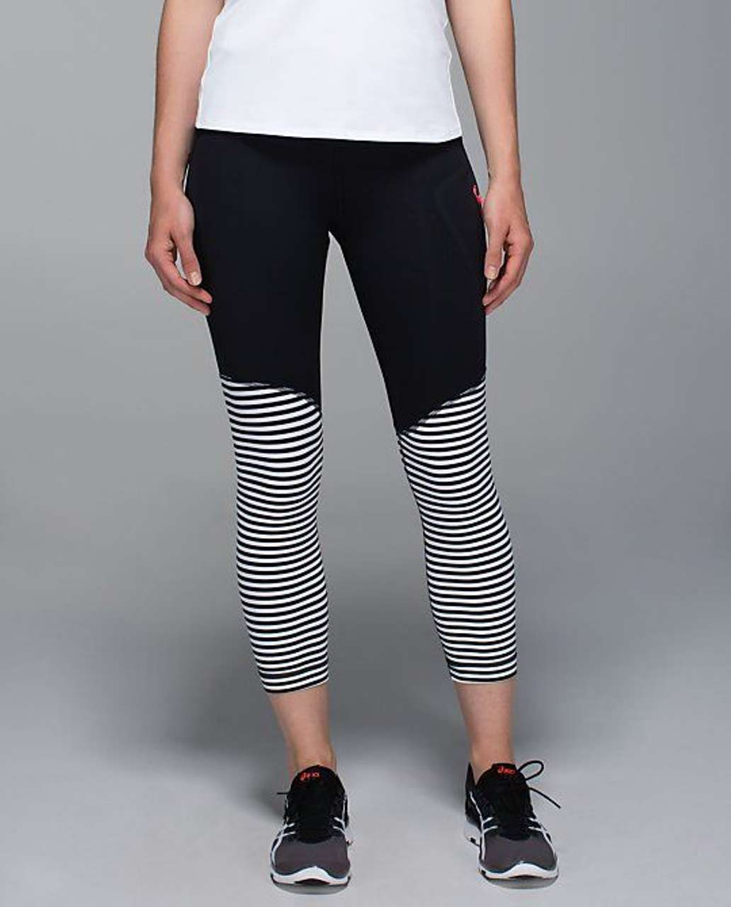 Lululemon All Sport Crop - Black / Classic Stripe Black White (HK/AU ...