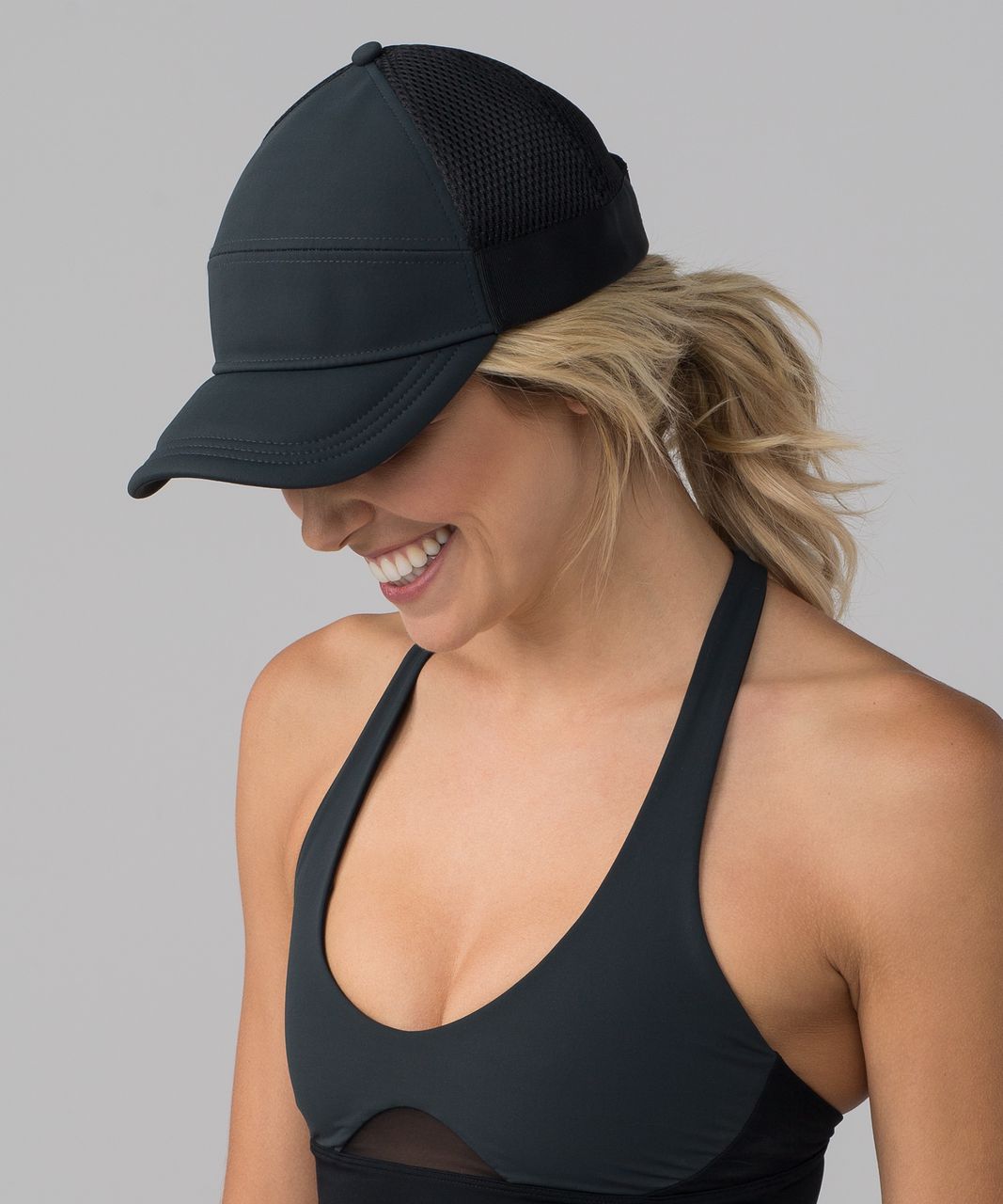 Lululemon Dash \u0026 Splash Cap - Deep Coal 