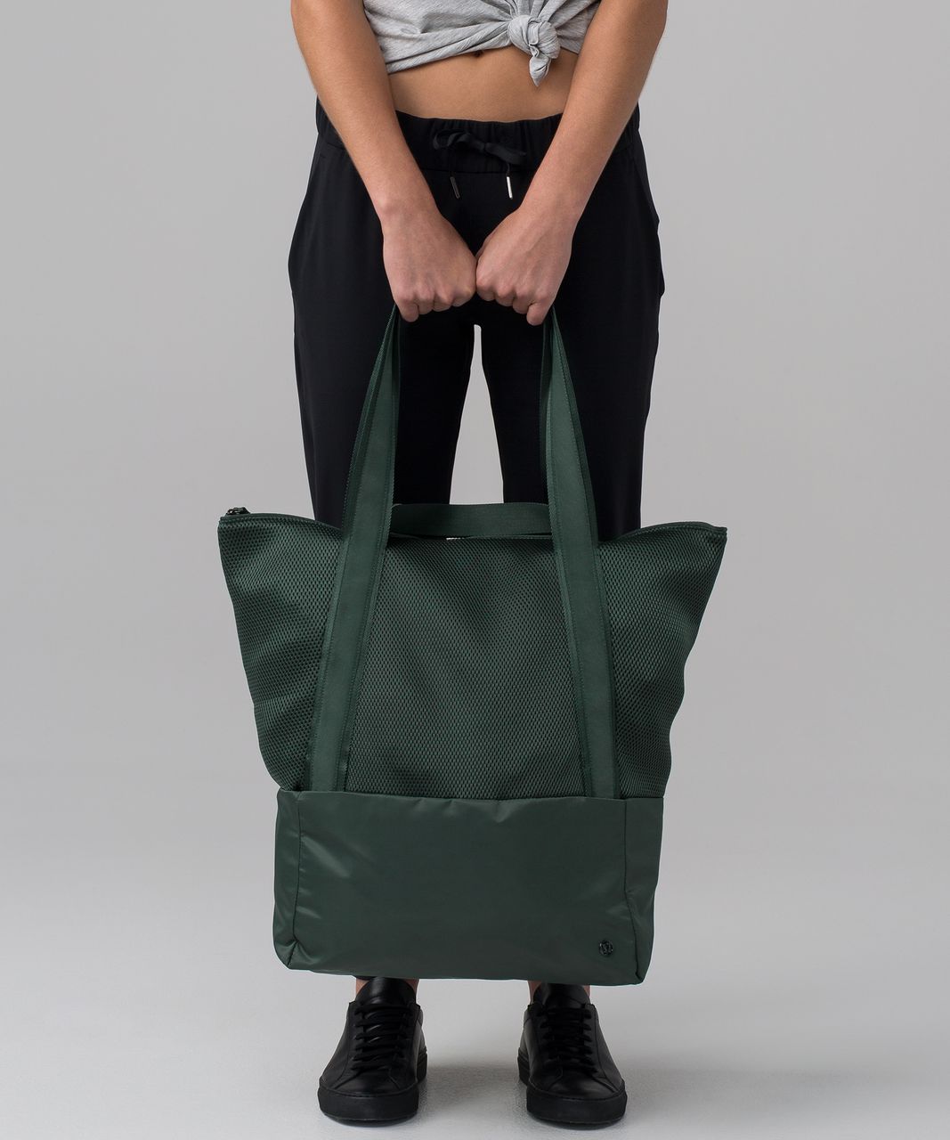 lululemon hot mesh tote