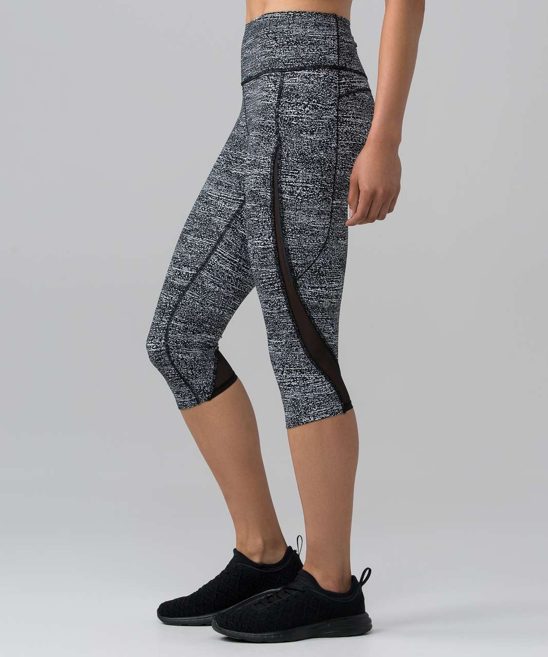 Lululemon Pace Perfect Crop (17) - Air Time White Black / Black - lulu  fanatics