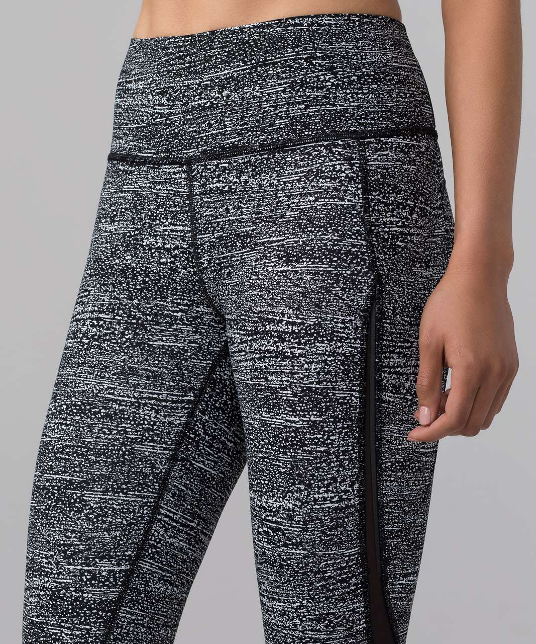 Lululemon Pace Perfect Crop (17) - Air Time White Black / Black