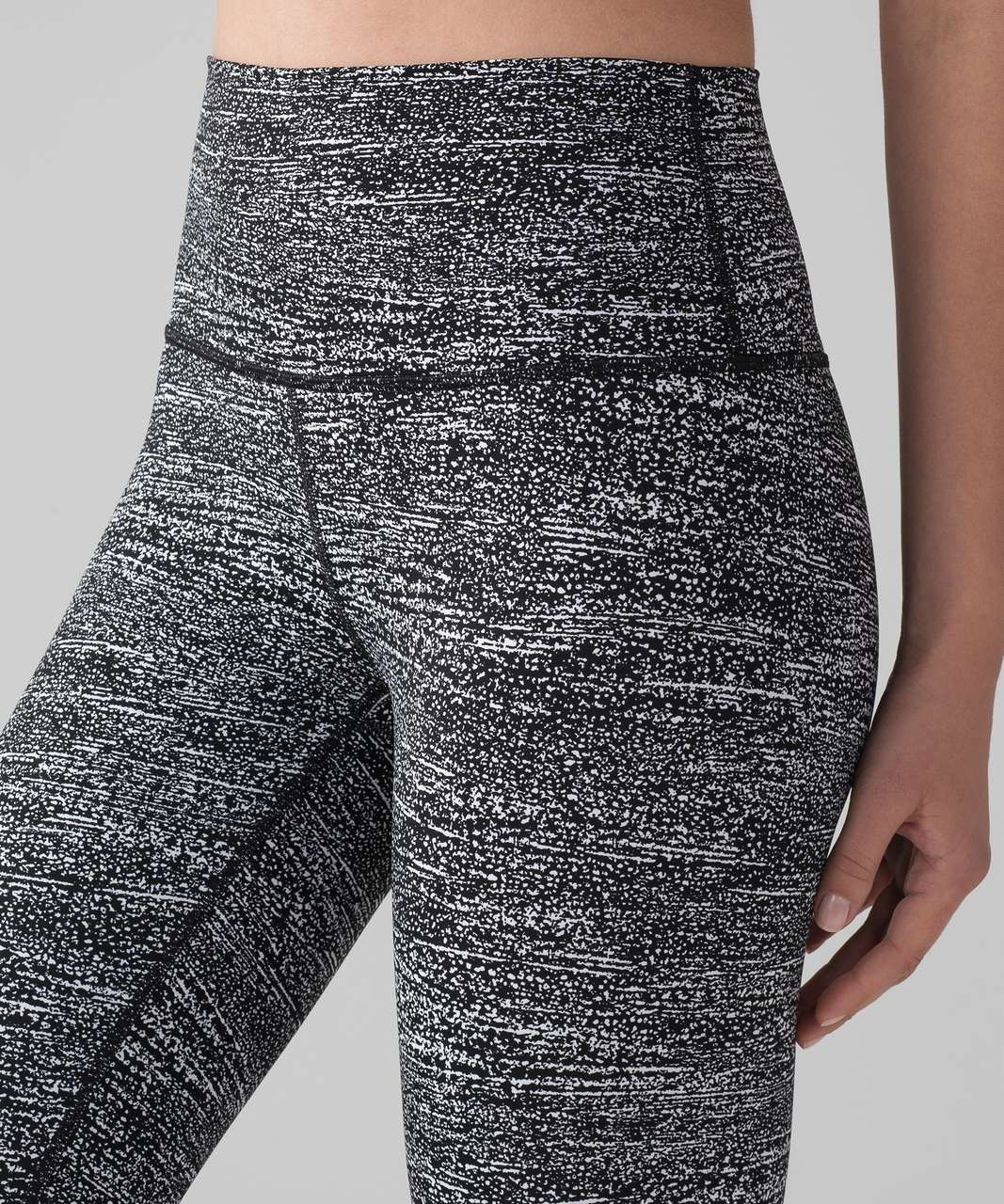 Lululemon Wunder Under Hi-Rise 1/2 Tight *Full-On Luxtreme 17 Air Time  size 6