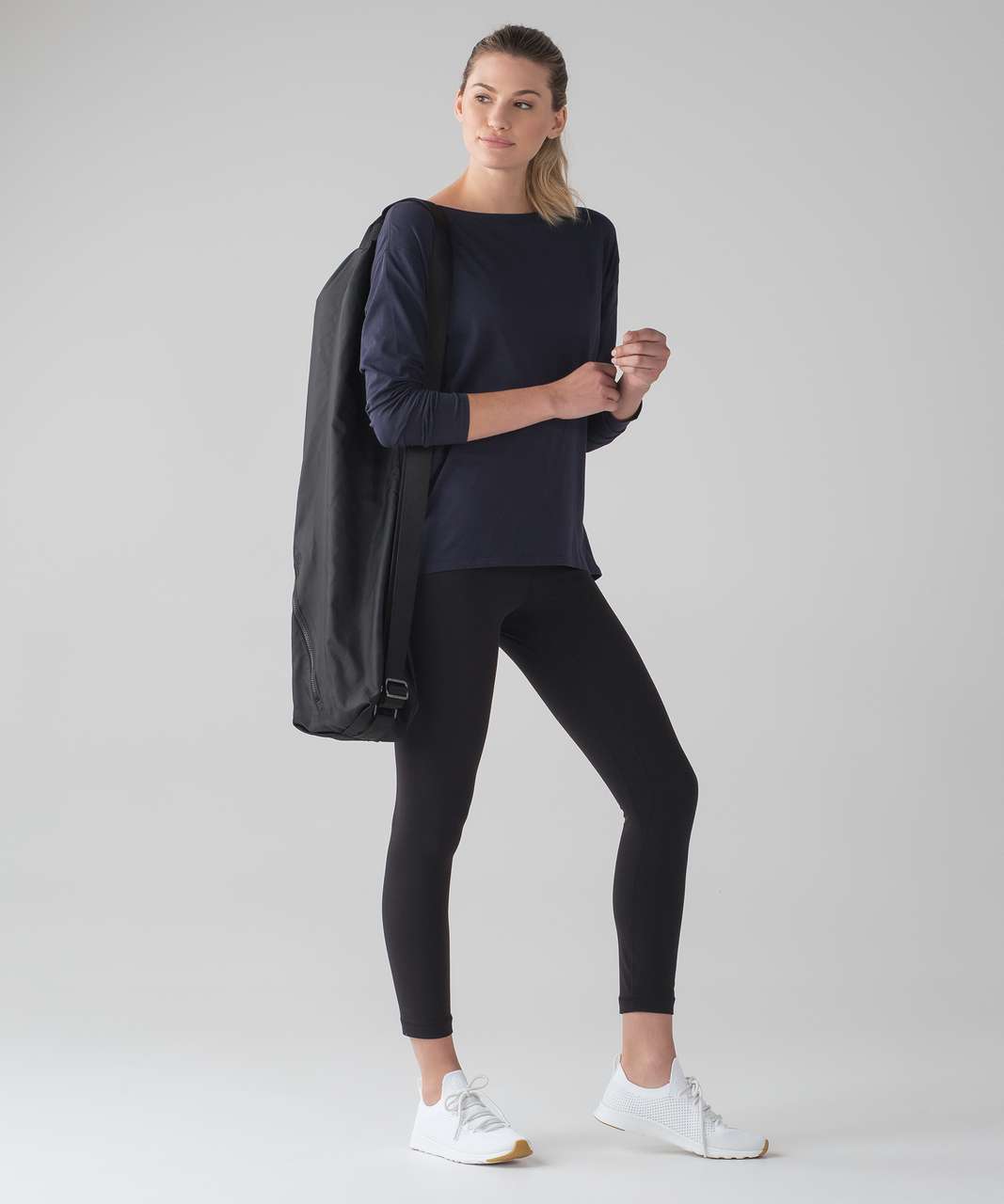 Lululemon Back In Action Long Sleeve - Midnight Navy