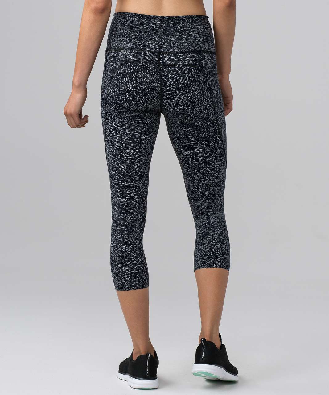 Lululemon Fast & Free Crop II (Nulux 19) - Soundwave Alpine White Black - lulu  fanatics