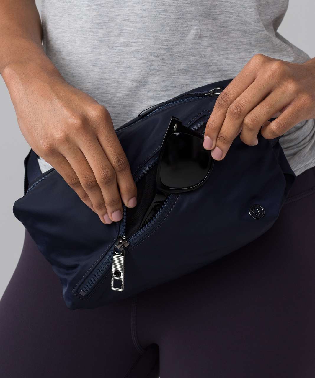 Lululemon Fast Track Belt Bag (3L) - Midnight Navy