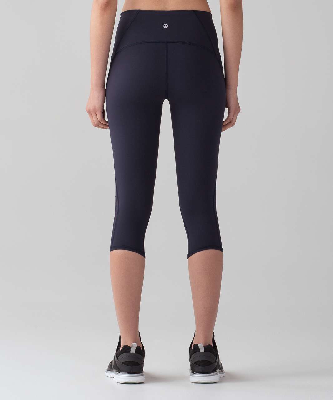 Lululemon Train Times Crop (17) Black! EUC