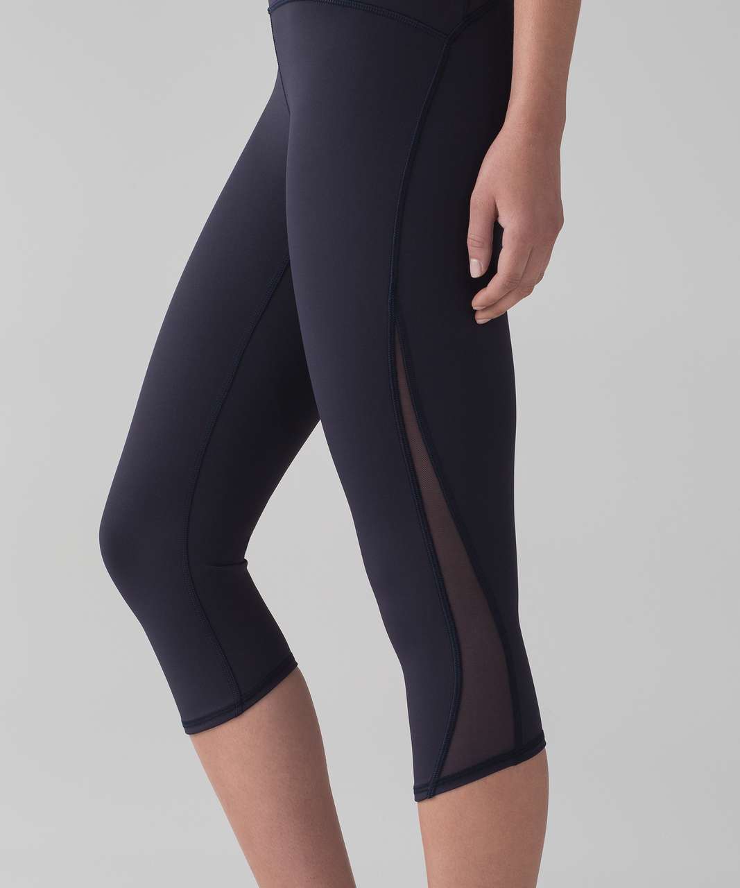 $90 Lululemon Train Times Crop (17) pants leggings black sz 4 S