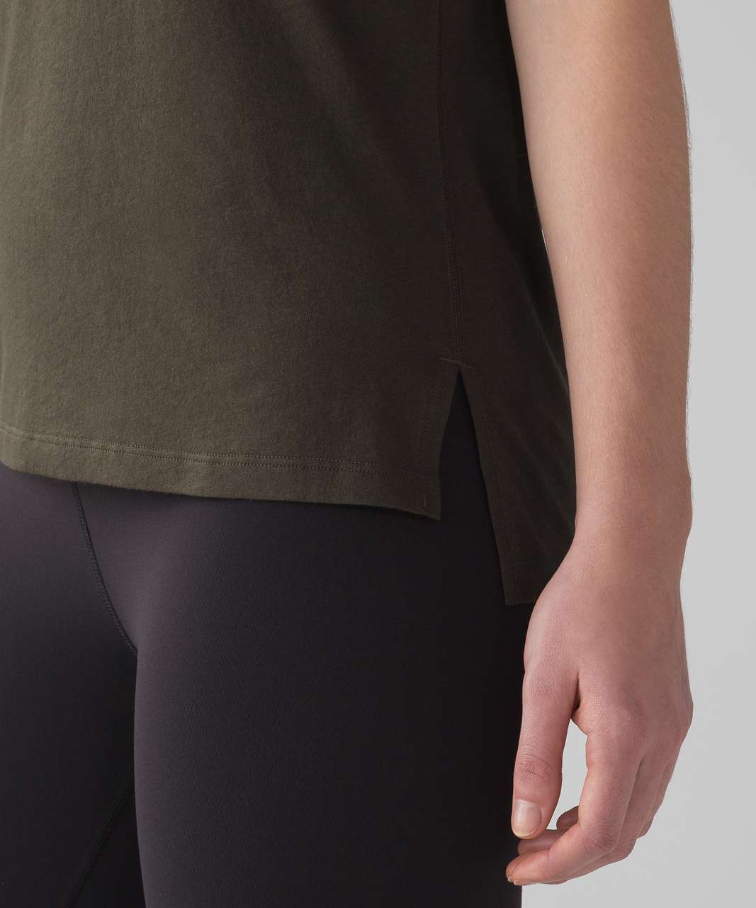 Lululemon Jericho V - Dark Olive