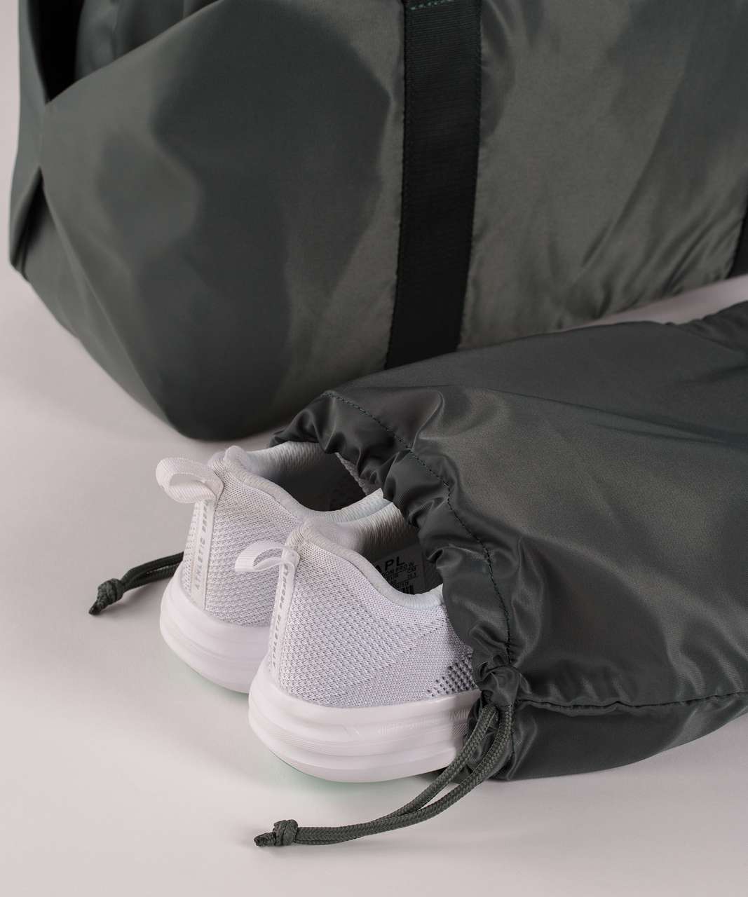 Lululemon Fast Track Duffel (Heatproof Pocket 19L) - Dark Forest