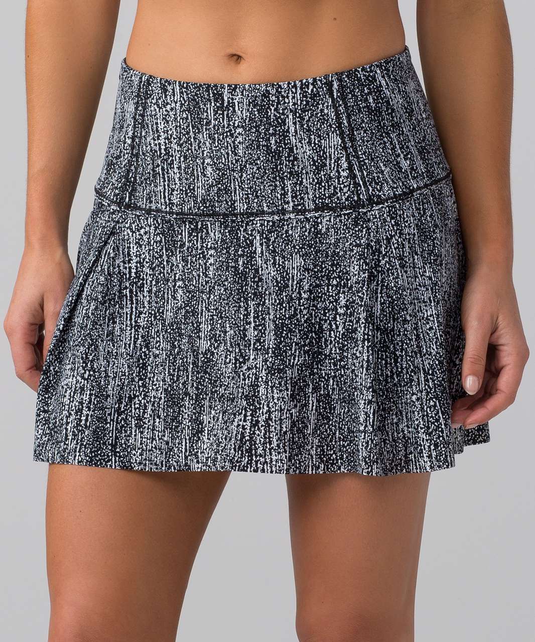 Lululemon Lost In Pace Skirt (Tall) (15") - Air Time White Black