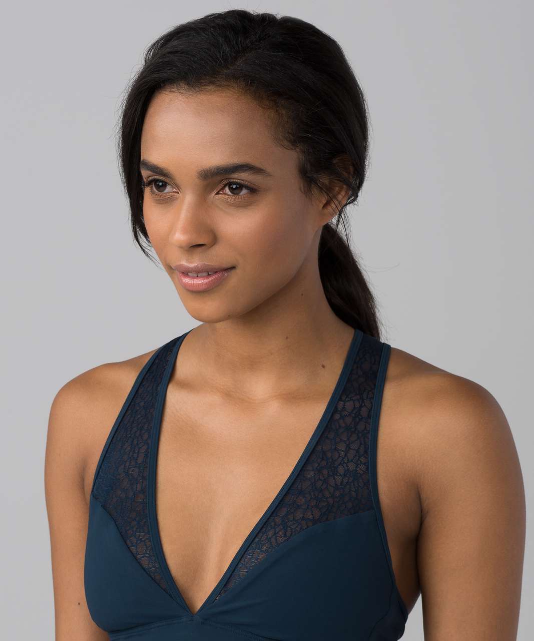 Lululemon Everlux Cut-Out Train Bra *Medium Support, B/C Cups