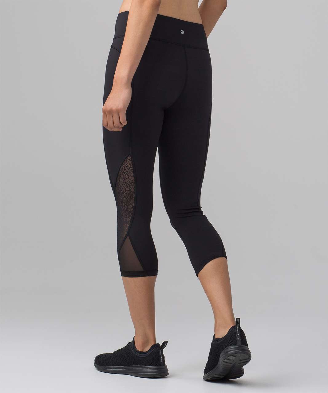 Lululemon Twist & Train Crop (19) - Black - lulu fanatics